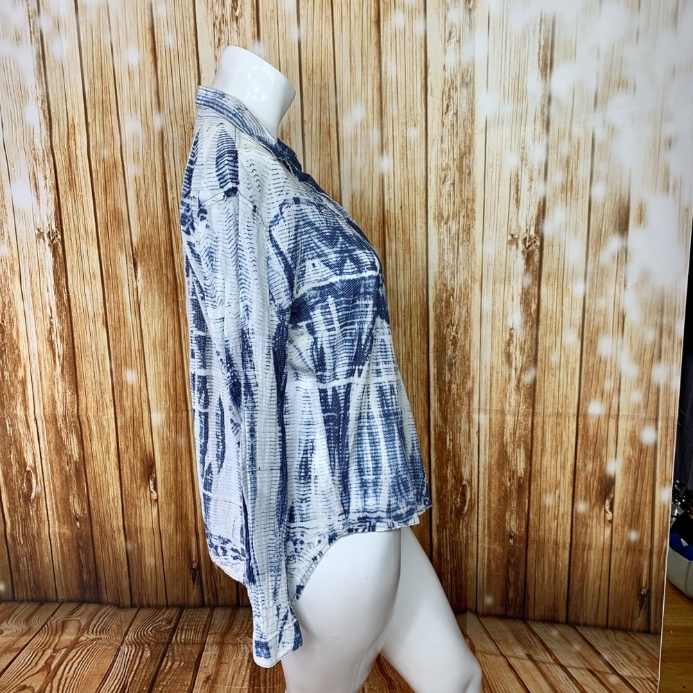 Cloth and Stone Top Button Up Blouse Acid Wash Sm - Picture 2 of 7